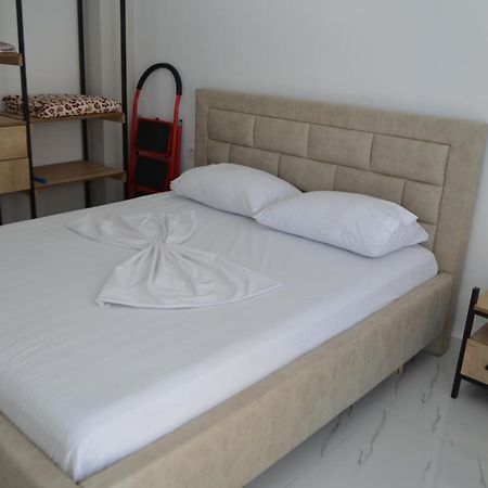 Akil Apartments Sarandë Exterior foto